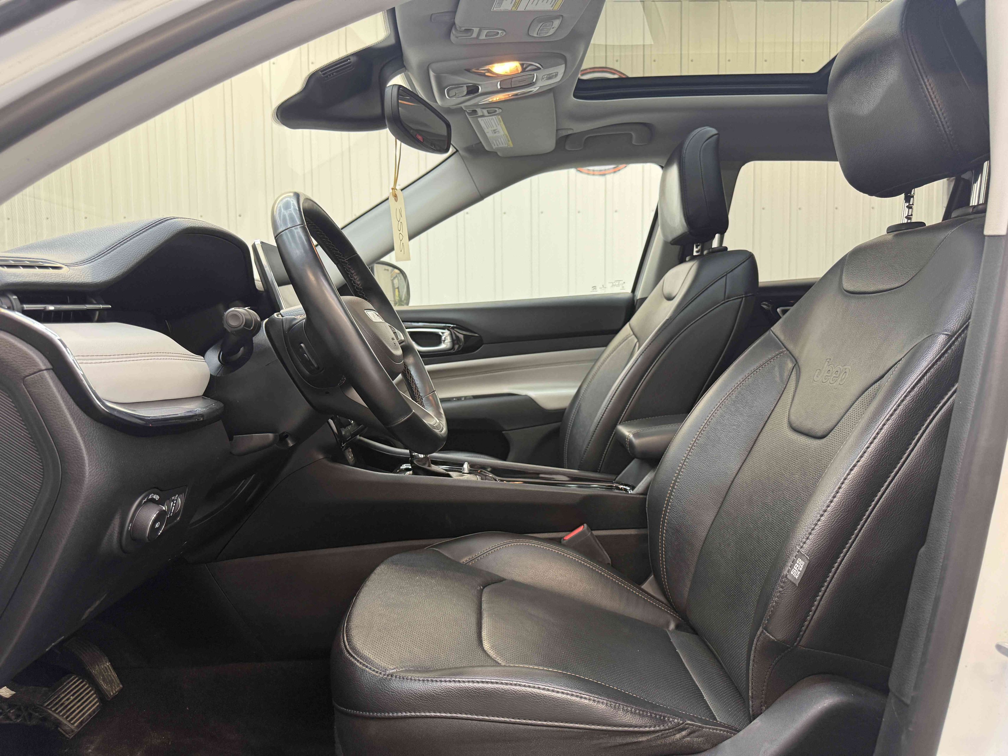 Jeep Compass 2022 - Image 11